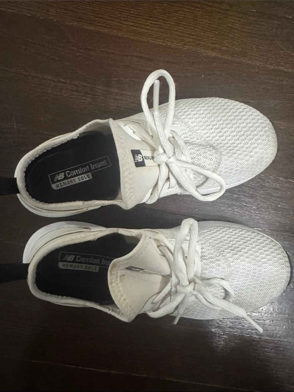 New Balance Women’s comfort Insert Memory Sole White Knit Athletic walking shoes
